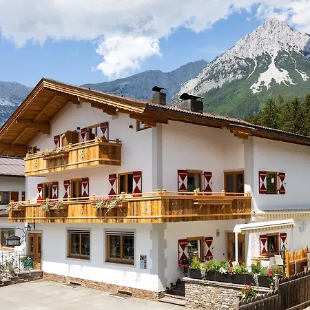 Landhotel Föhrenhof Ellmau-2